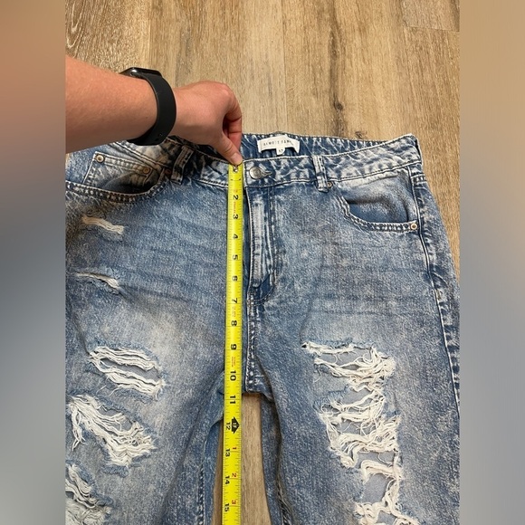 Almost Famous Womens Jeans Size 13 Straight Distressed Acid Wash Juniors Blue - Picture 7 of 16